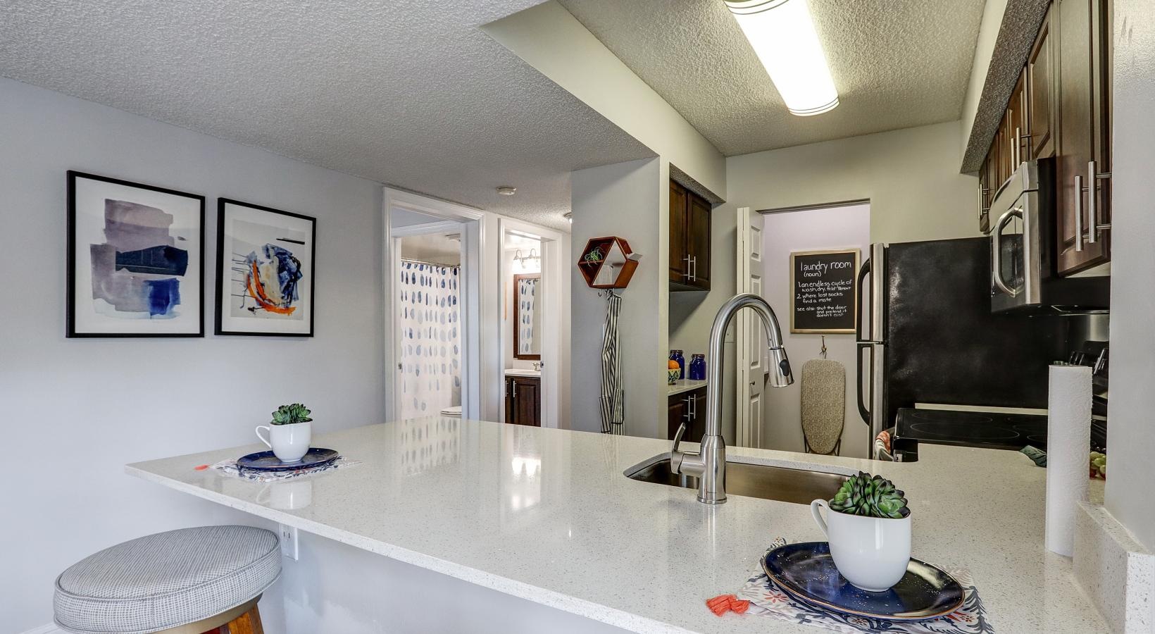 Beautiful apartments in Miami, FL Lakeridge at the Moors