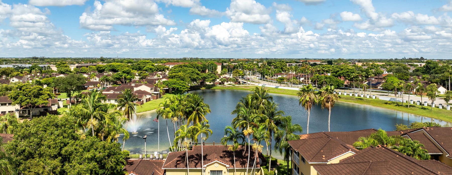 Aerial view of Lakeridge at the Moors in Miami, FL