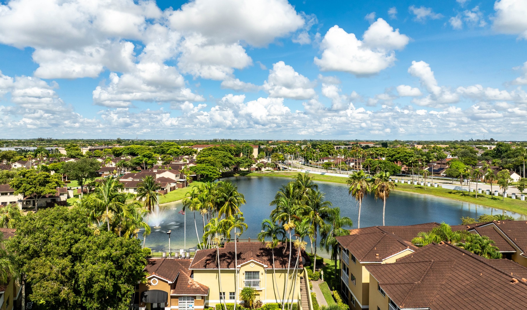 Aerial view of Lakeridge at the Moors in Miami, FL