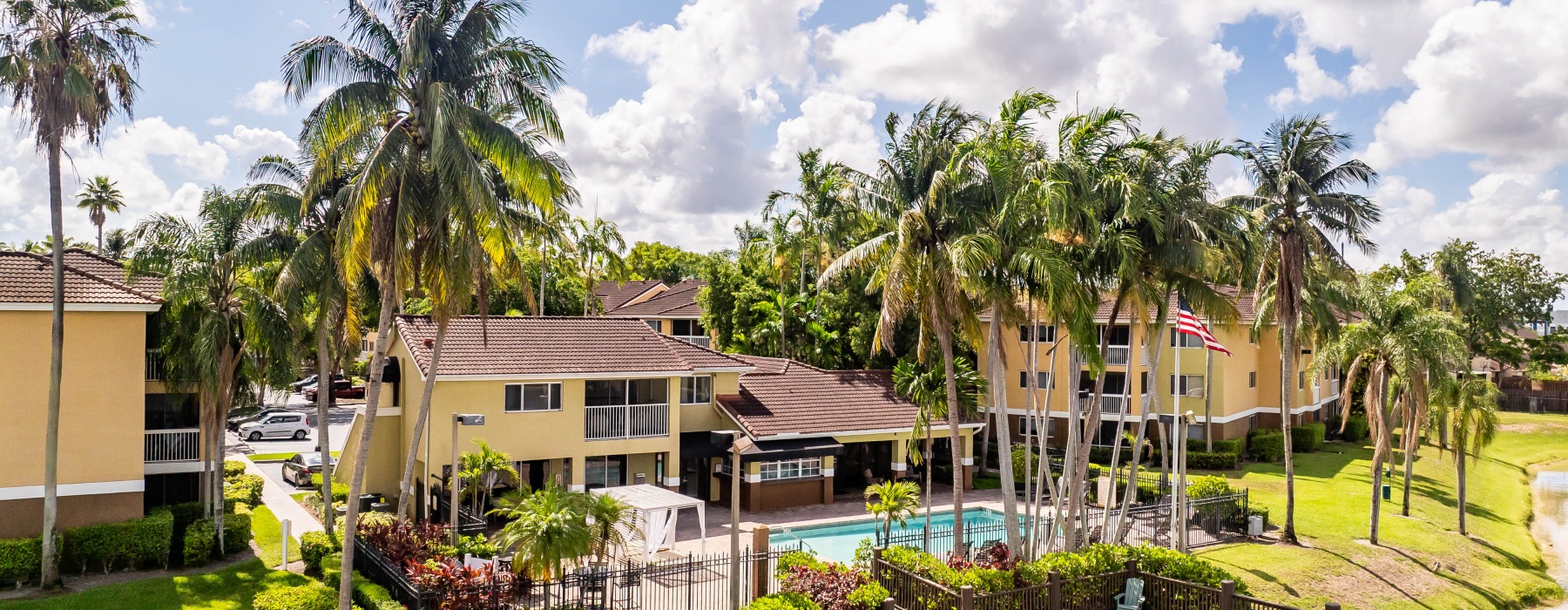 Drone view of Lakeridge at the Moors Apartments